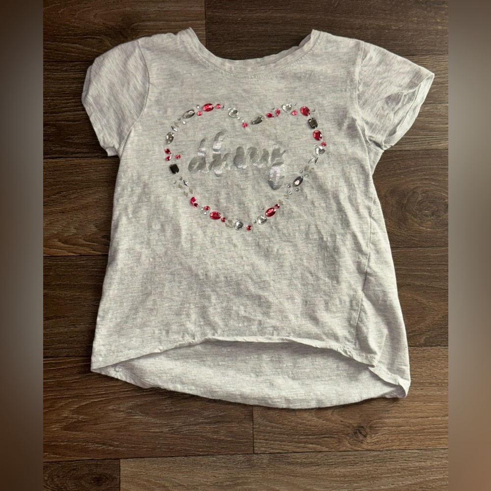 DKNY Girl’s Beaded Heart Shirt Size Medium